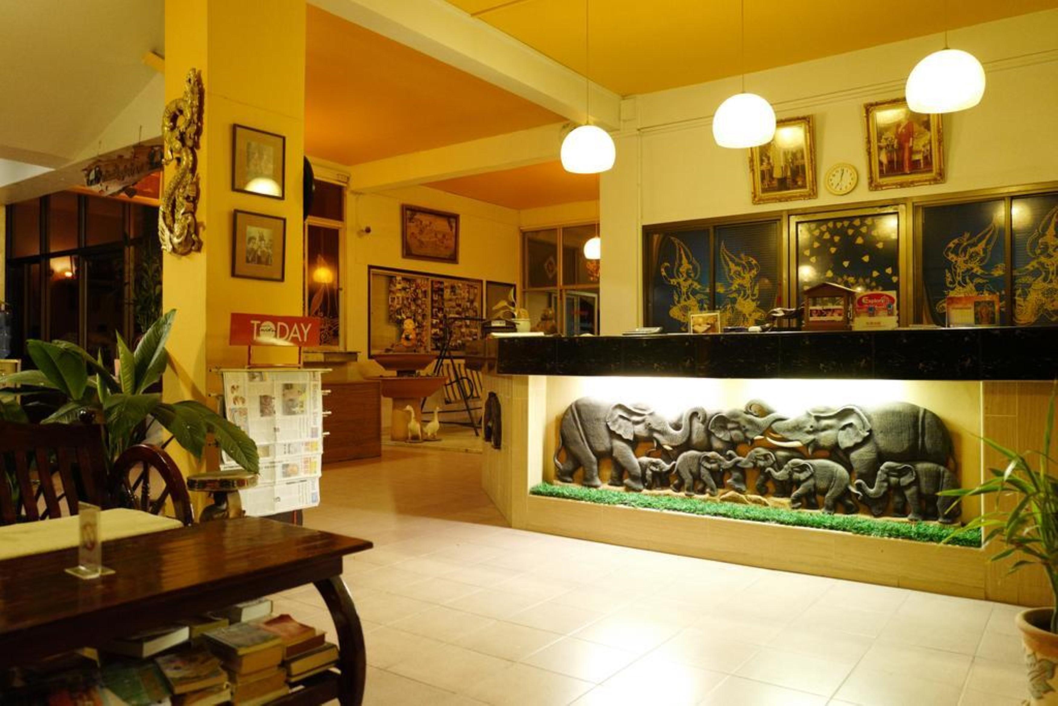 Luck Thai Hotel Chiang Mai Exterior photo